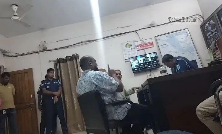 আগের ওসি গেছেন যেই পথে, আপনিও যাবেন সেই পথে—বলে ওসিকে বিএনপি নেতার হুমকি