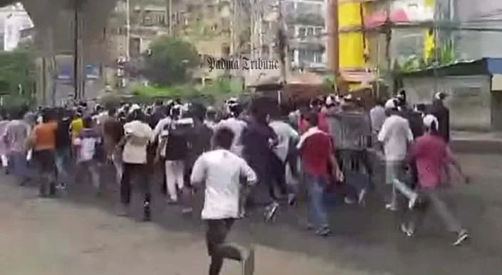 চট্টগ্রামের আগ্রাবাদ এলাকায় নিষিদ্ধ যুবলীগের মিছিল। ছবি: ভিডিও থেকে নেওয়া