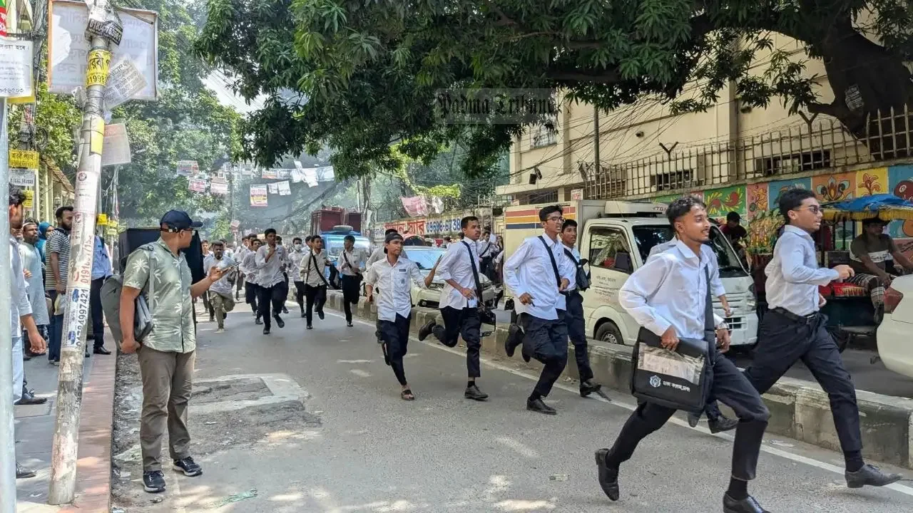 ঢাকা কলেজ ও আইডিয়াল কলেজের শিক্ষার্থীদের মধ্যে আবারও সংঘর্ষ