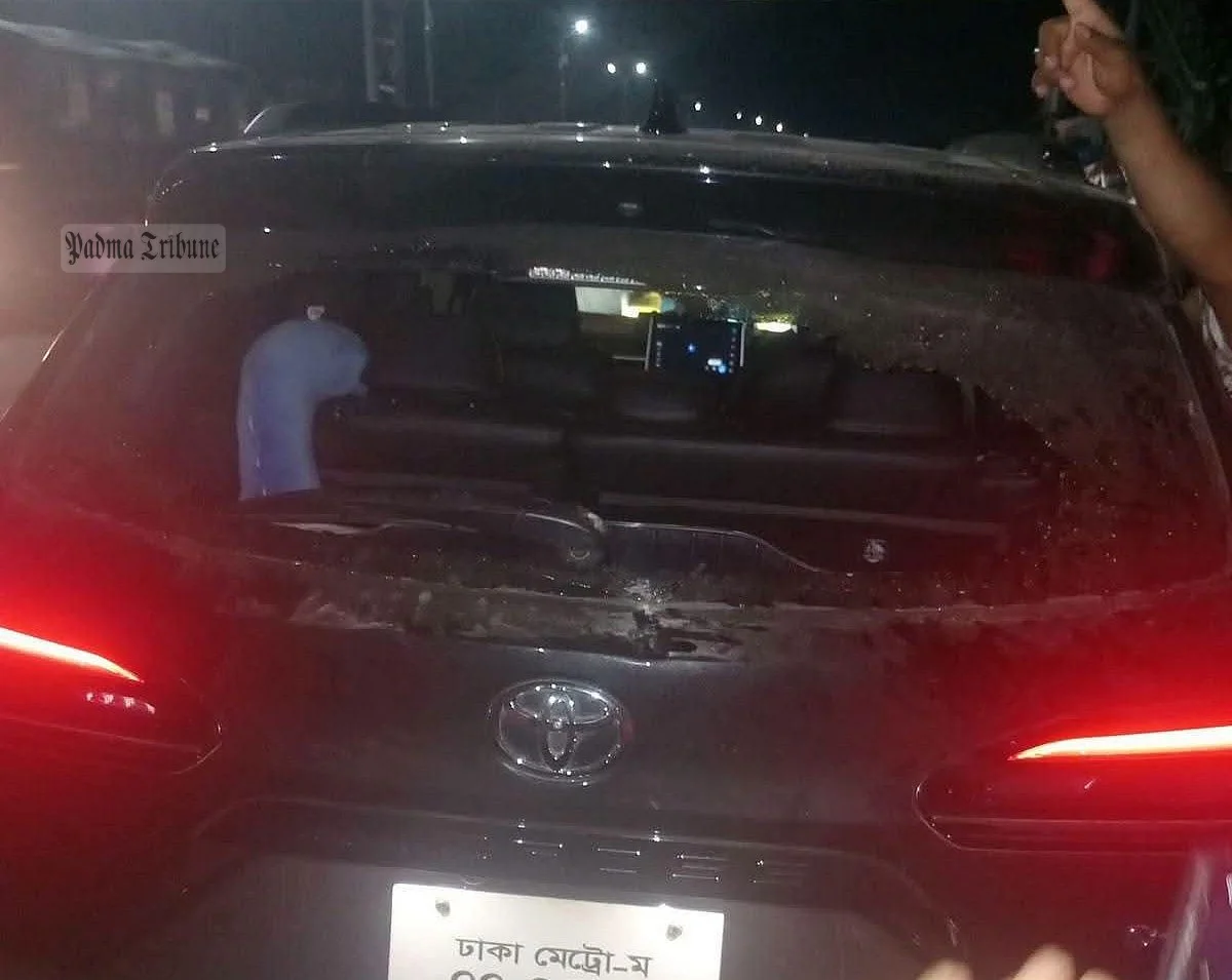 রায়গঞ্জে বিএনপির এমপির গাড়িতে হামলার অভিযোগ