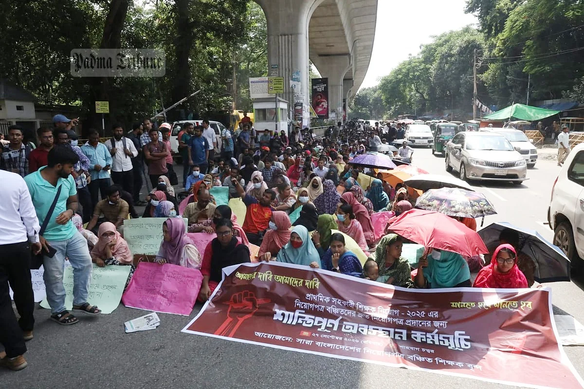 দিনভর অবস্থানের পর আজও নিয়োগপত্রের দাবিতে নতুন কর্মসূচি