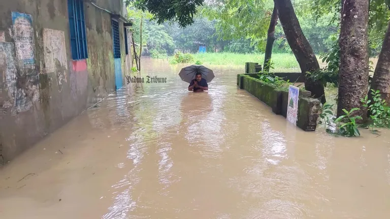 পাঁচ জেলায় হঠাৎ বন্যার আশঙ্কা